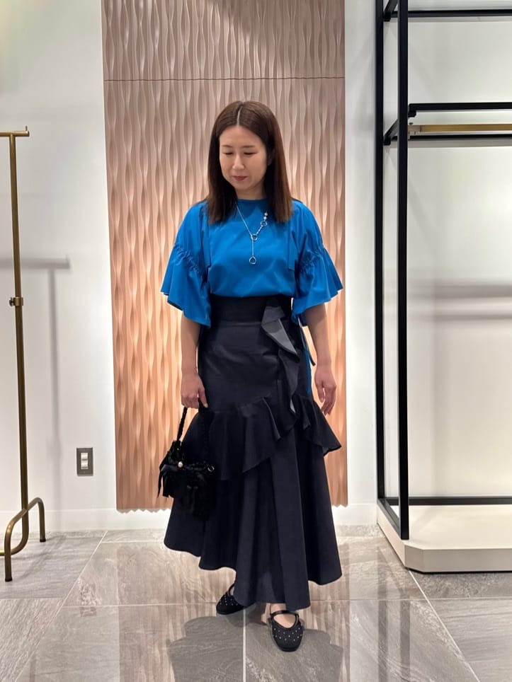 Vinのラッフルマーメイドスカートを使ったコーディネートを紹介します。｜Rakuten Fashion(楽天ファッション／旧楽天ブランドアベニュー)5611180