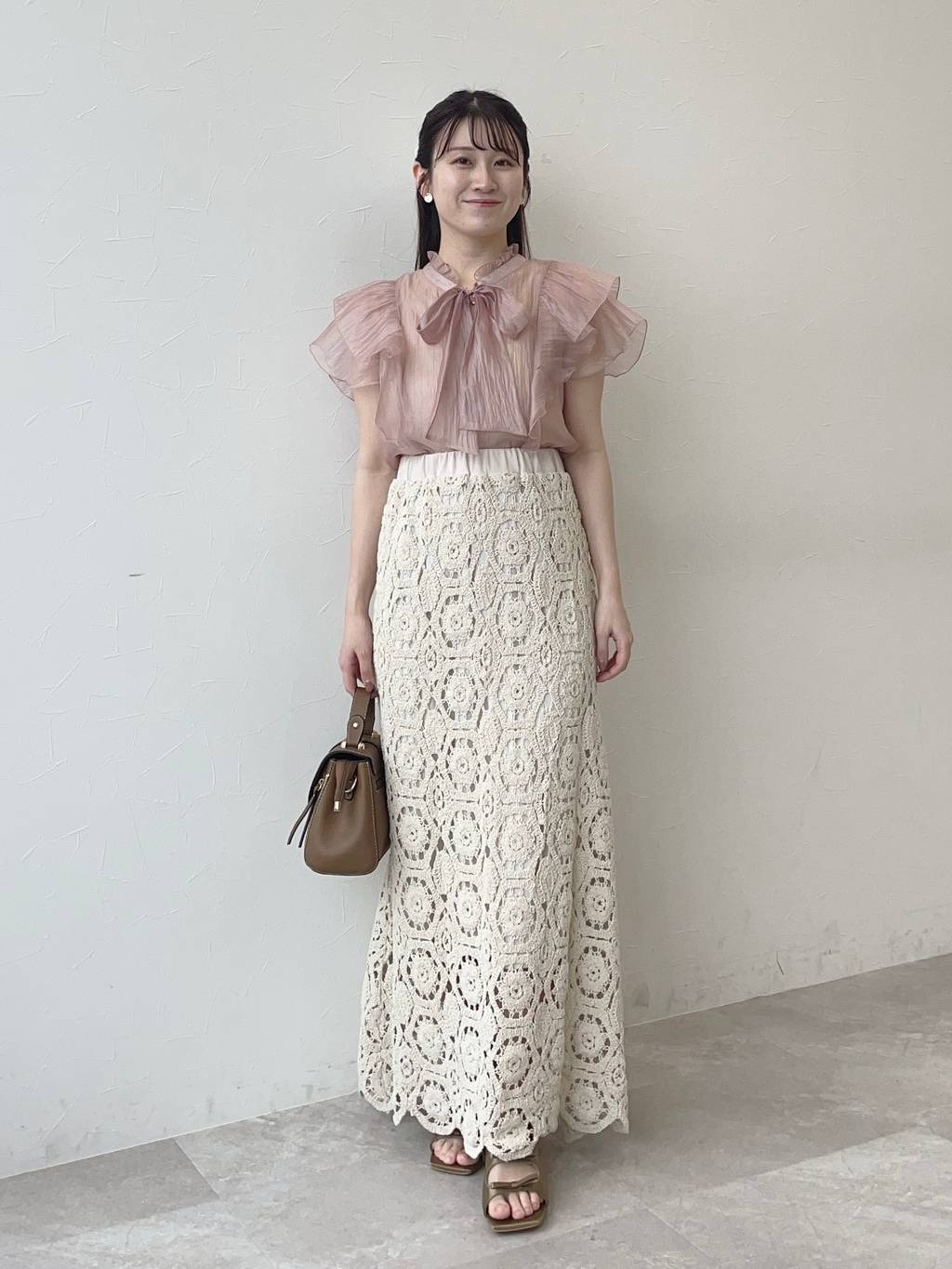mysty womanのフレアスリーブ2WAYブラウスを使ったコーディネートを紹介します。｜Rakuten Fashion(楽天ファッション／旧楽天ブランドアベニュー)5615996