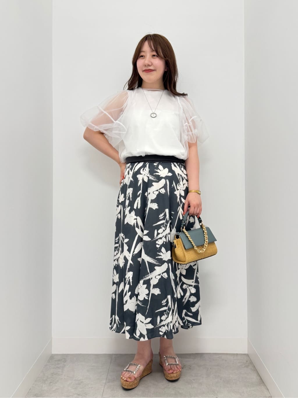 Vinのチュールレイヤードカットソーを使ったコーディネートを紹介します。｜Rakuten Fashion(楽天ファッション／旧楽天ブランドアベニュー)5616283