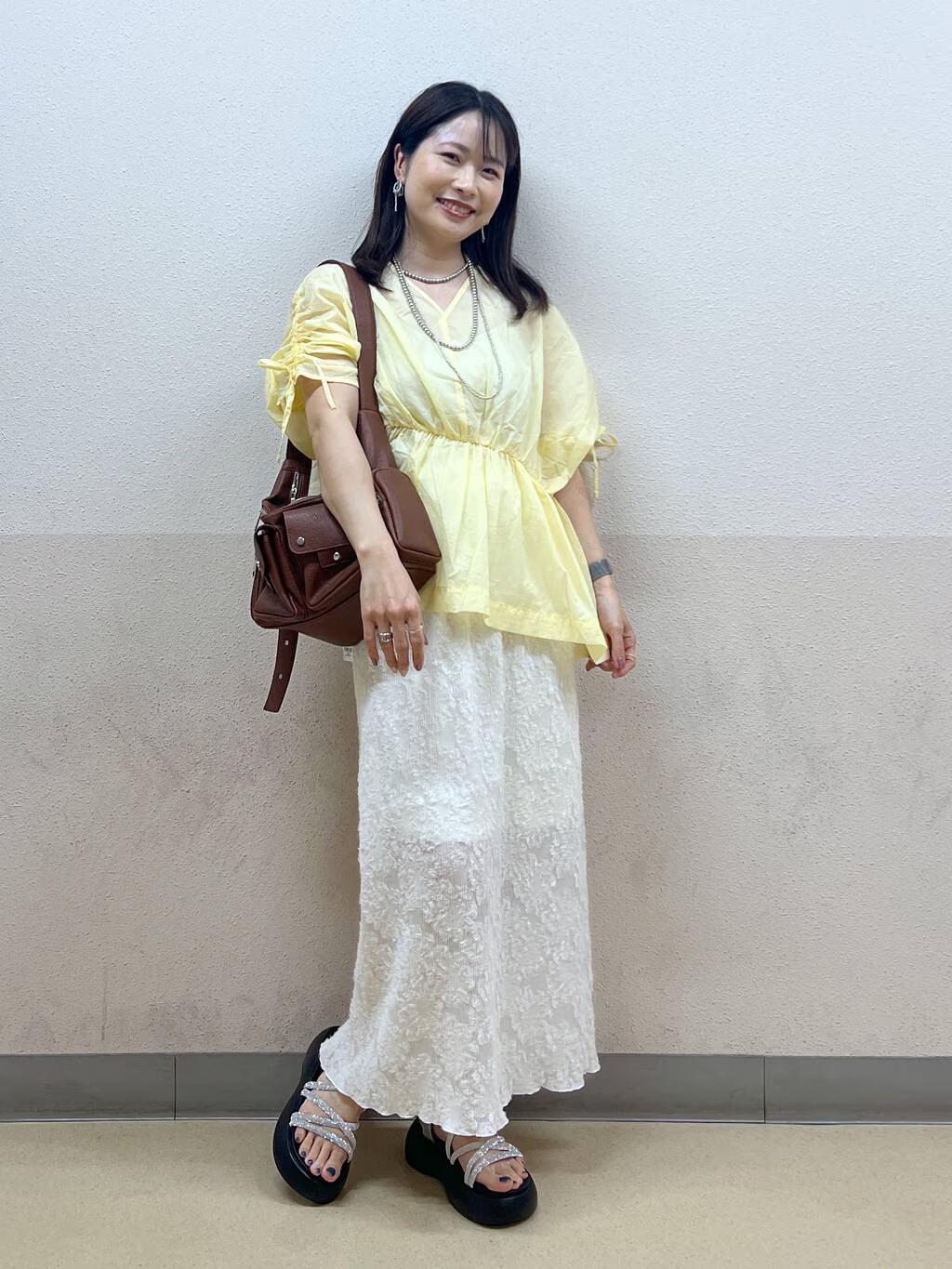 LAKOLEの2WAYドロストスリーブブラウスを使ったコーディネートを紹介します。｜Rakuten Fashion(楽天ファッション／旧楽天ブランドアベニュー)5627449