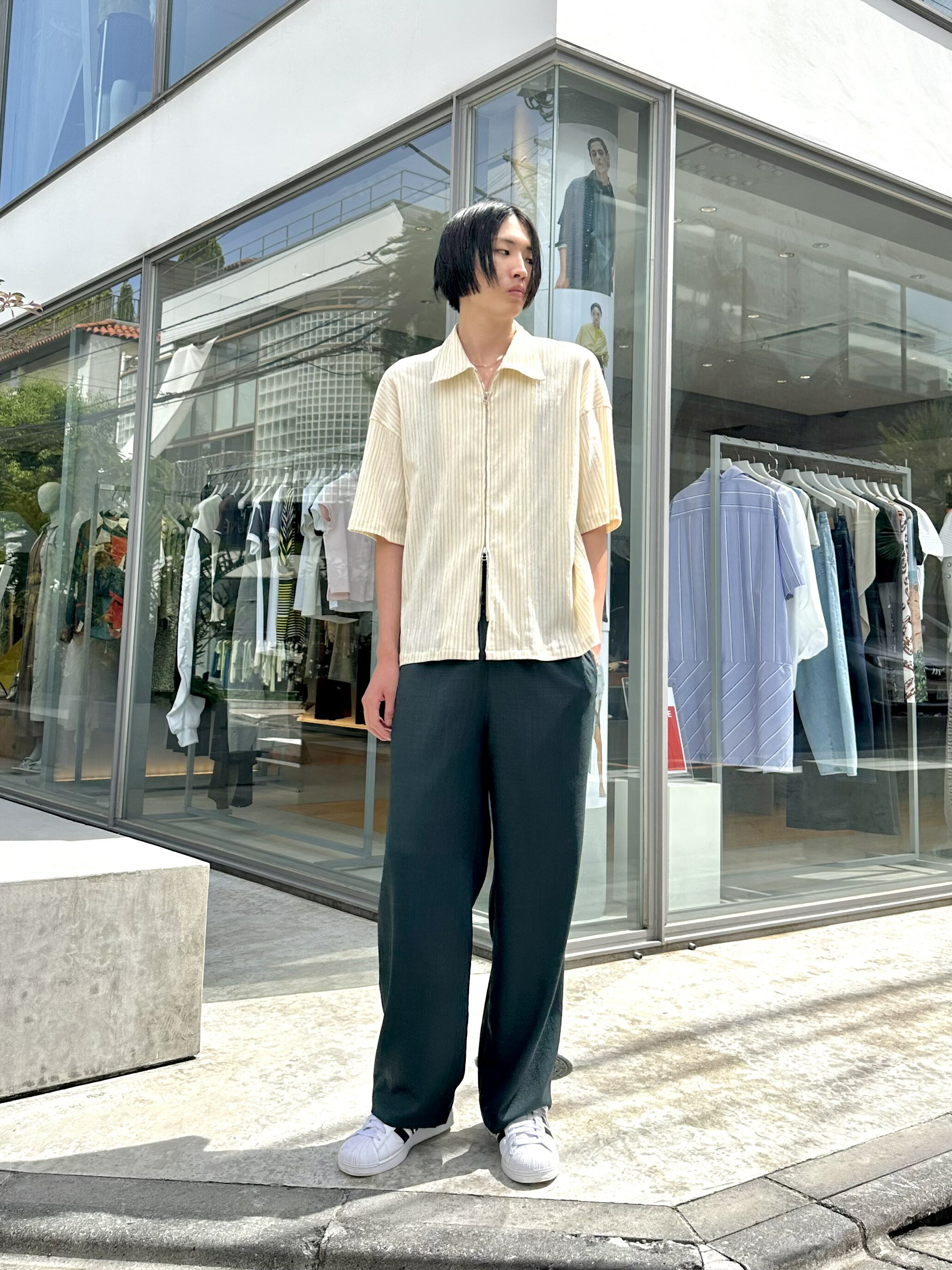 LOVELESSのペタルムヨーリューストライプジップアップシャツを使ったコーディネートを紹介します。｜Rakuten Fashion(楽天ファッション／旧楽天ブランドアベニュー)5627620