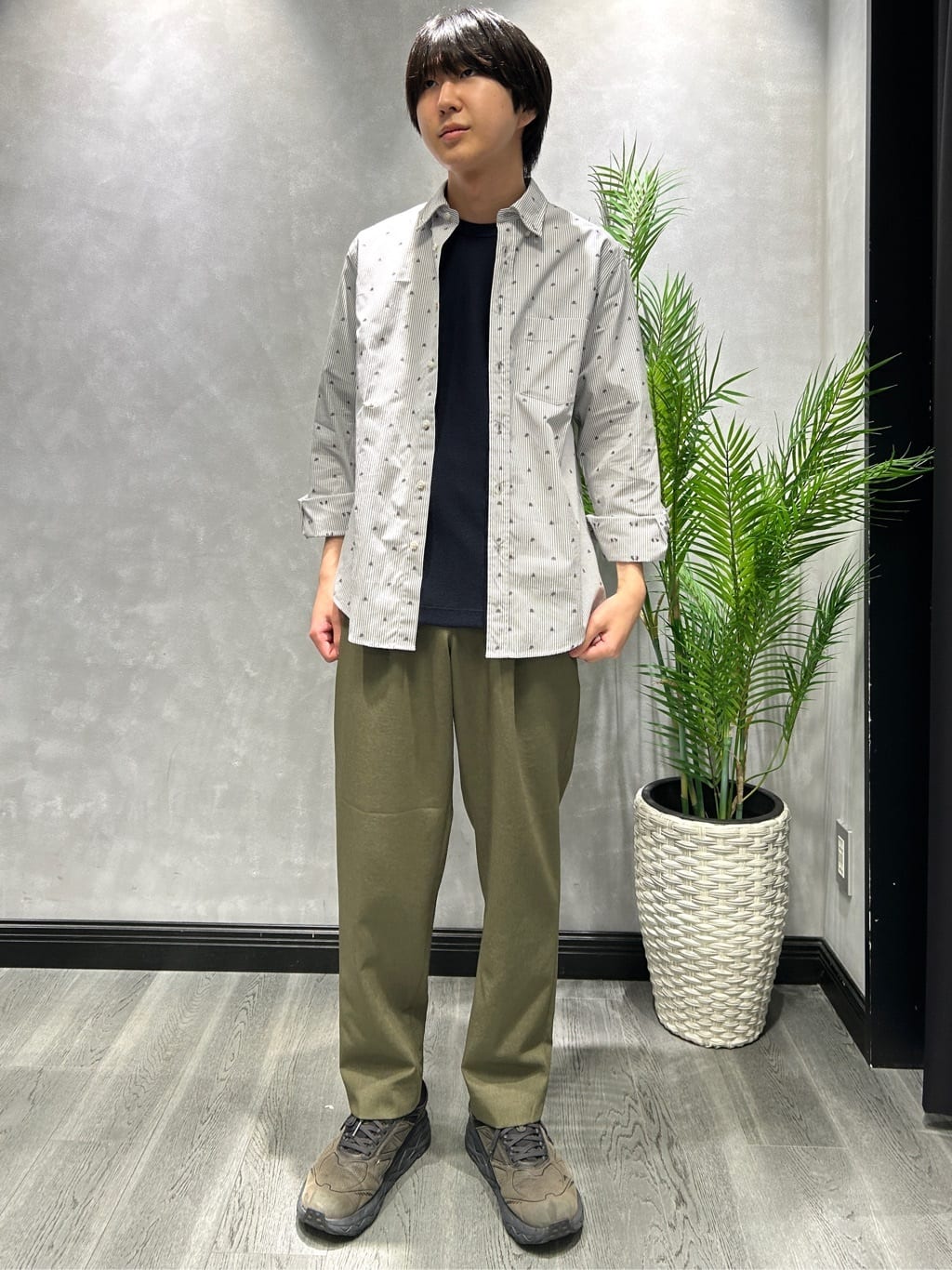 TAKEO KIKUCHIのハットモチーフ ジャカード ストライプ シャツを使ったコーディネートを紹介します。｜Rakuten Fashion(楽天ファッション／旧楽天ブランドアベニュー)5633162
