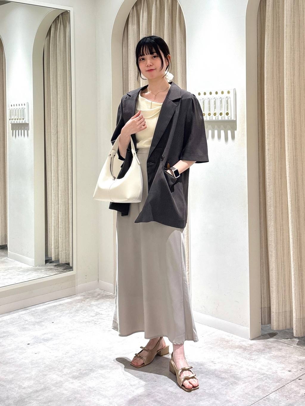 mysty womanの【セットアップ着用可】タックスリーブアソートジャケットを使ったコーディネートを紹介します。｜Rakuten Fashion(楽天ファッション／旧楽天ブランドアベニュー)5641881