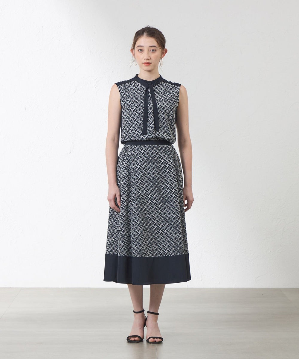 AMACAの【WEB・一部店舗限定】【ATELIER COLLECTION】  LIBERTY刺繍パレットデシンスカートを使ったコーディネートを紹介します。｜Rakuten Fashion(楽天ファッション／旧楽天ブランドアベニュー)5641912