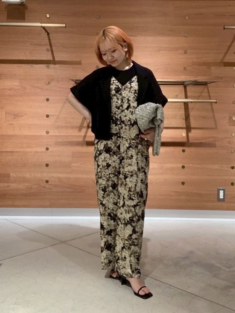 VinのPALM BACK OPEN TANKを使ったコーディネートを紹介します。｜Rakuten Fashion(楽天ファッション／旧楽天ブランドアベニュー)5642905