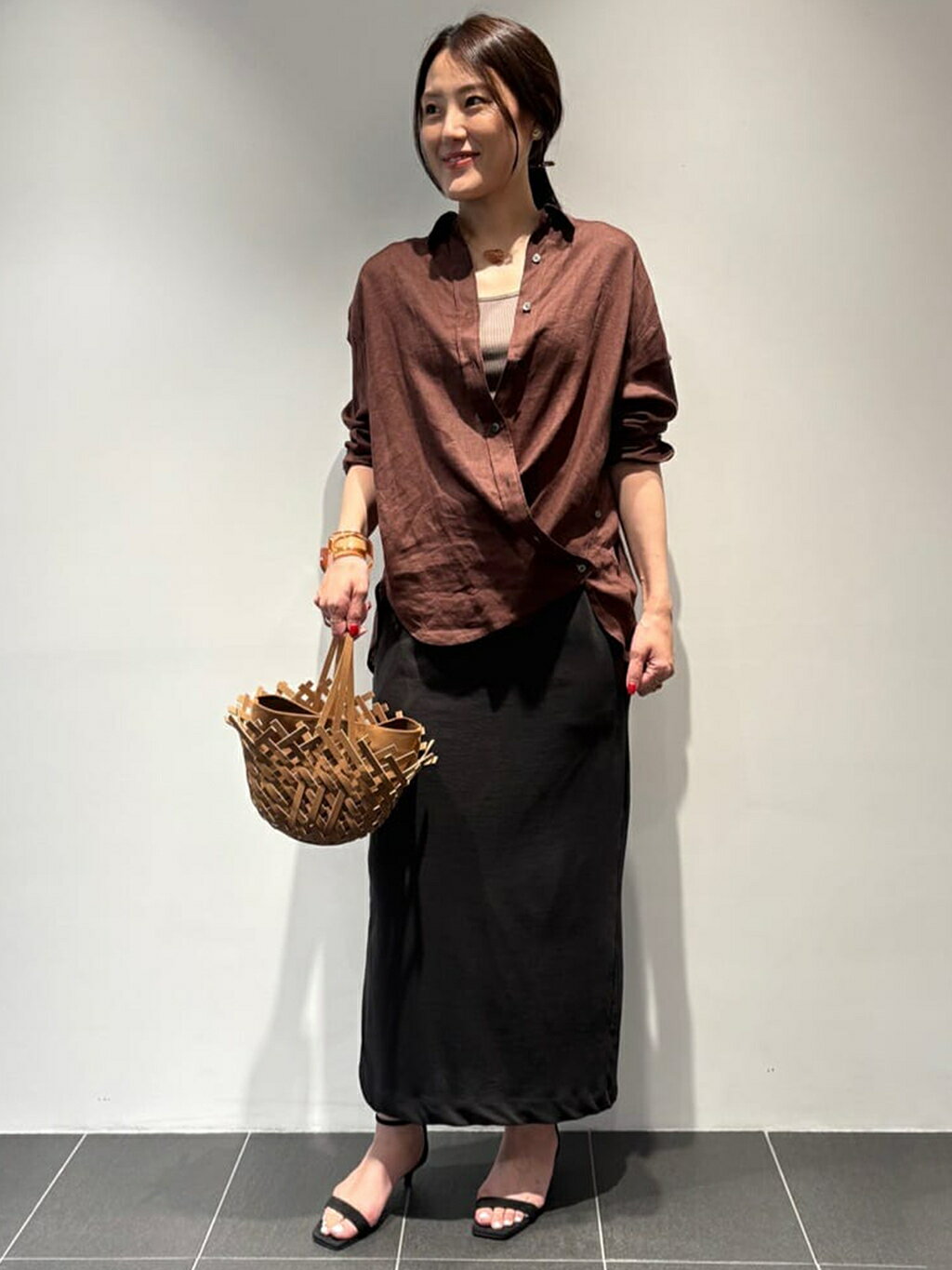 1er Arrondissementの60リネンシャツを使ったコーディネートを紹介します。｜Rakuten Fashion(楽天ファッション／旧楽天ブランドアベニュー)5647145