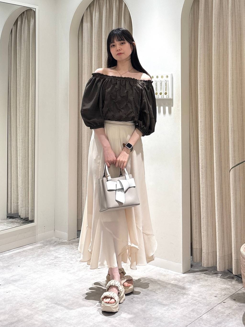 mysty womanのリボンモチーフバッグを使ったコーディネートを紹介します。｜Rakuten Fashion(楽天ファッション／旧楽天ブランドアベニュー)5648424