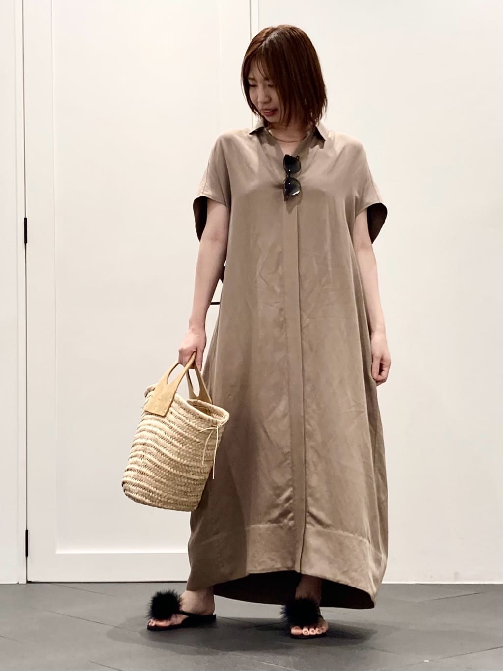 1er Arrondissementの【新型】サテンキャミソールを使ったコーディネートを紹介します。｜Rakuten Fashion(楽天ファッション／旧楽天ブランドアベニュー)5650151