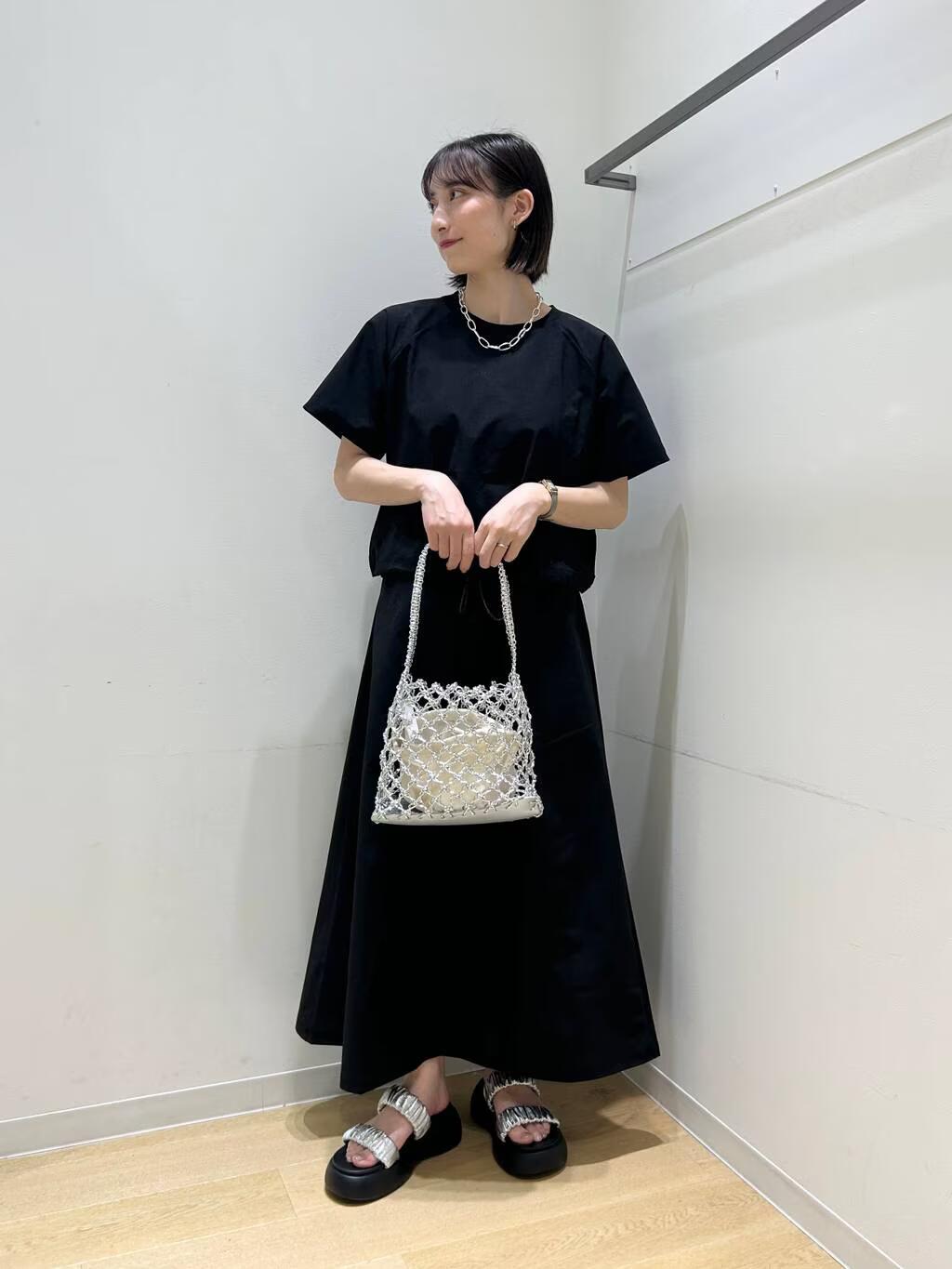 LAKOLEのカットドロストプルオーバーを使ったコーディネートを紹介します。｜Rakuten Fashion(楽天ファッション／旧楽天ブランドアベニュー)5653020