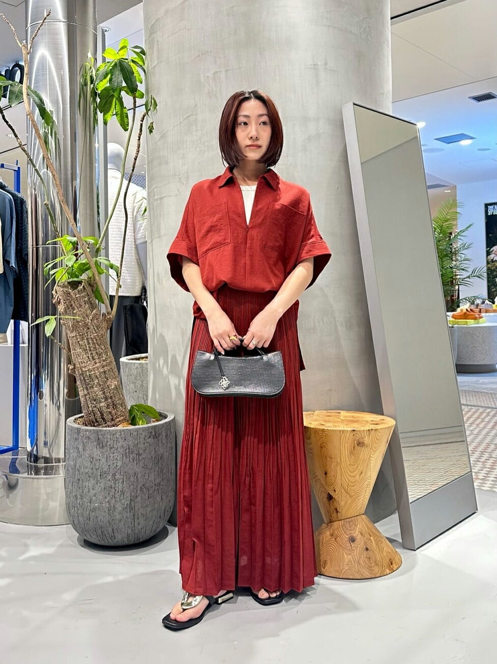 LOVELESSのエージングドビーギャザースカートを使ったコーディネートを紹介します。｜Rakuten Fashion(楽天ファッション／旧楽天ブランドアベニュー)5653059