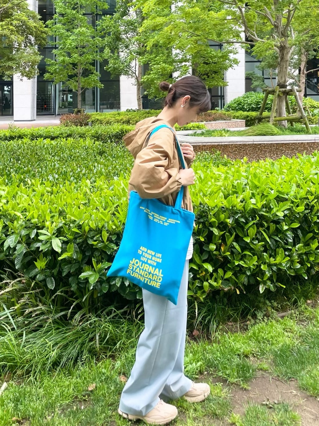journal standard FurnitureのJSF TOTE CANVAS トートバッグを使ったコーディネートを紹介します。｜Rakuten Fashion(楽天ファッション／旧楽天ブランドアベニュー)5629318