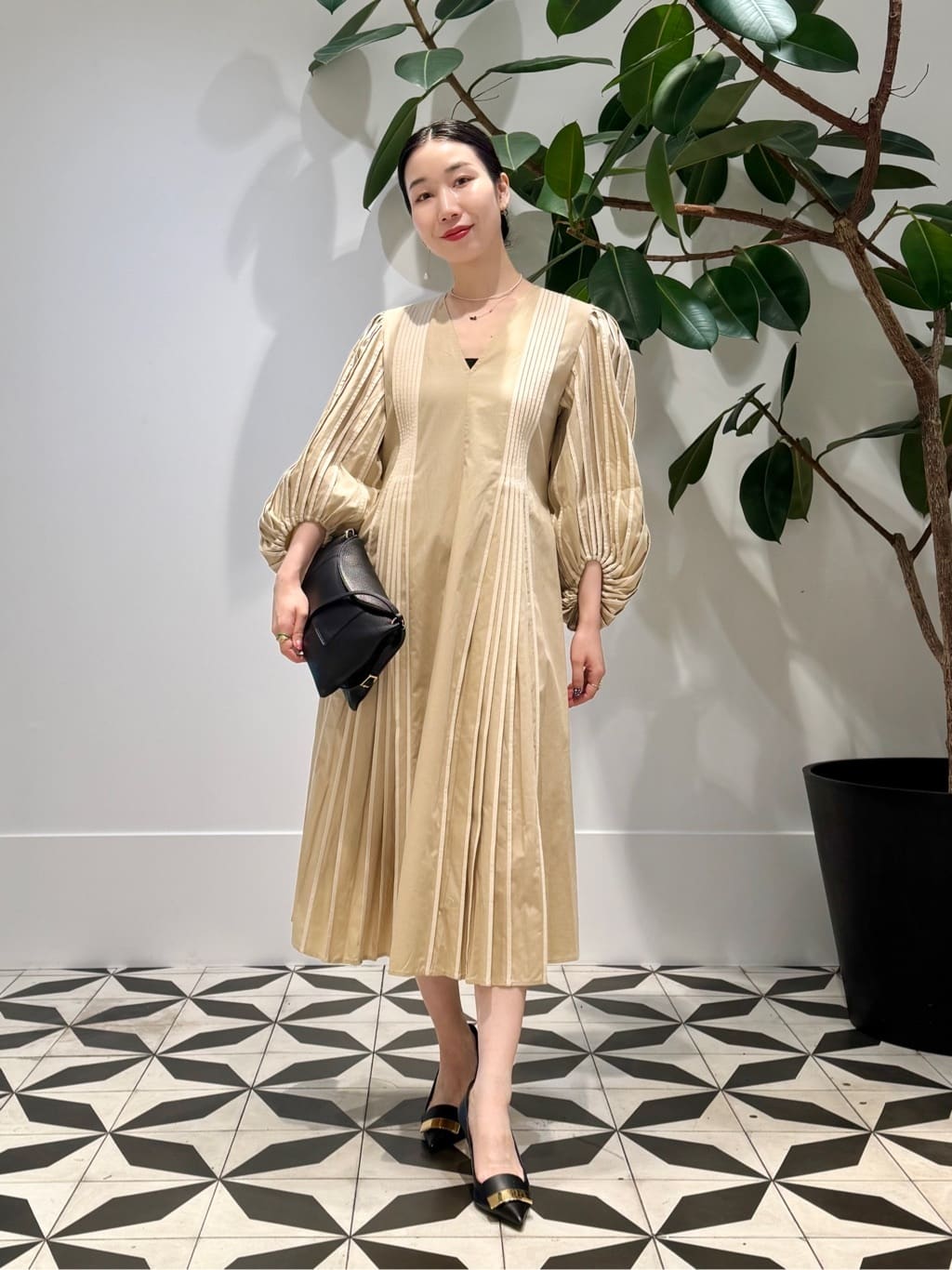 TOMORROWLAND | BODICE STUDIO V neck midi Vネックドレス | Rakuten