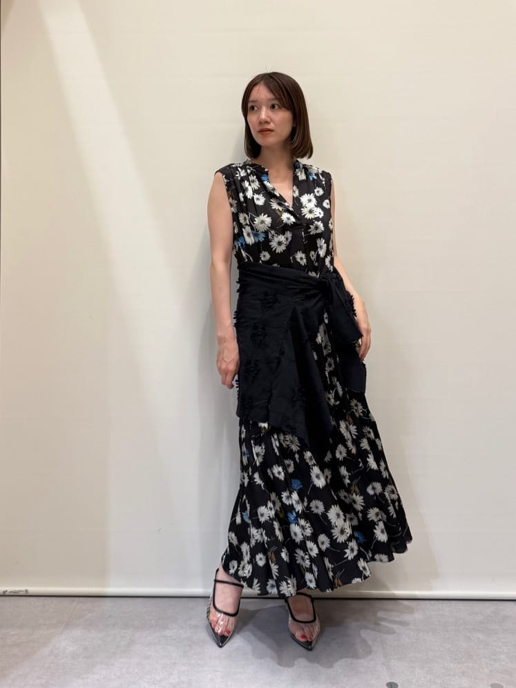 Vinの3Dフラワー刺繍コットンジャケットを使ったコーディネートを紹介します。｜Rakuten Fashion(楽天ファッション／旧楽天ブランドアベニュー)5658767