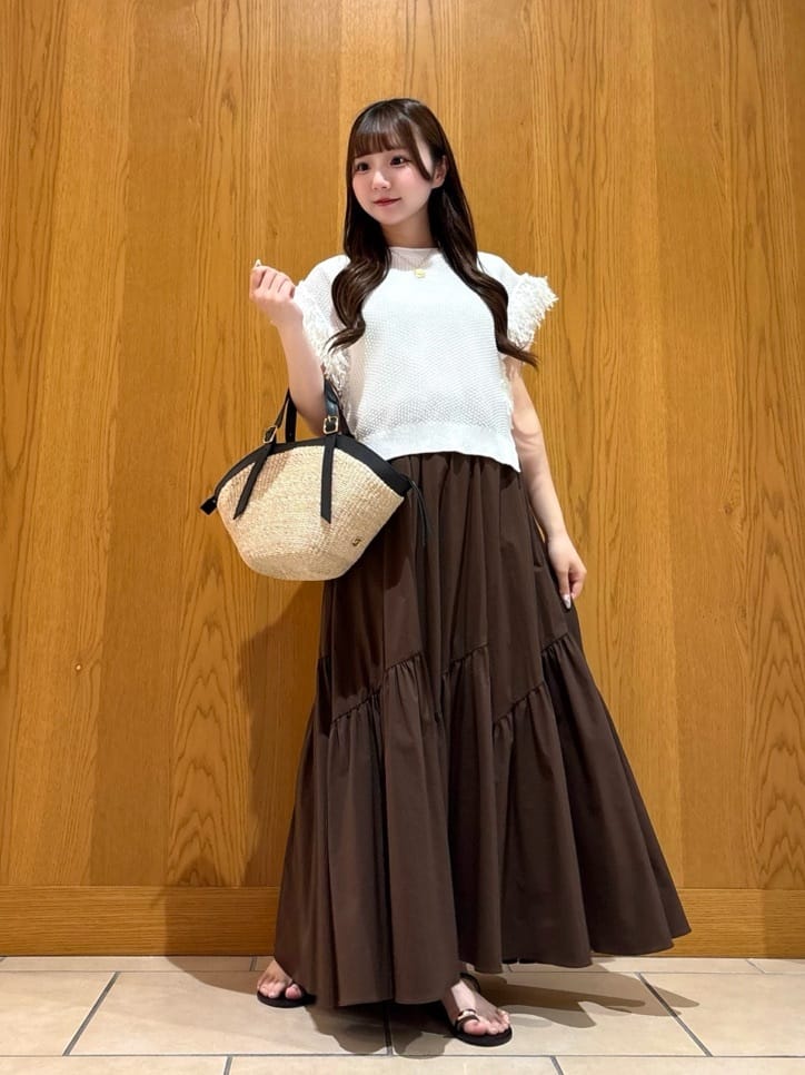 allurevilleの◇バイヤス切替ギャザースカートを使ったコーディネートを紹介します。｜Rakuten Fashion(楽天ファッション／旧楽天ブランドアベニュー)5661467