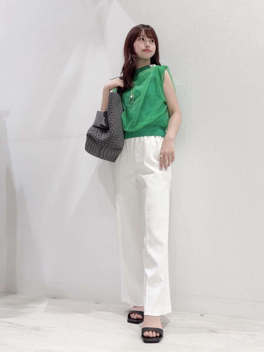 Vinのセンタープレスストレッチパンツを使ったコーディネートを紹介します。｜Rakuten Fashion(楽天ファッション／旧楽天ブランドアベニュー)5661580