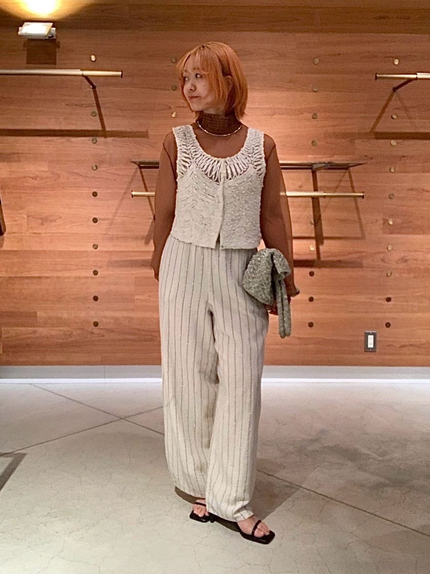Vinのラメストライプイージーパンツを使ったコーディネートを紹介します。｜Rakuten Fashion(楽天ファッション／旧楽天ブランドアベニュー)5661713