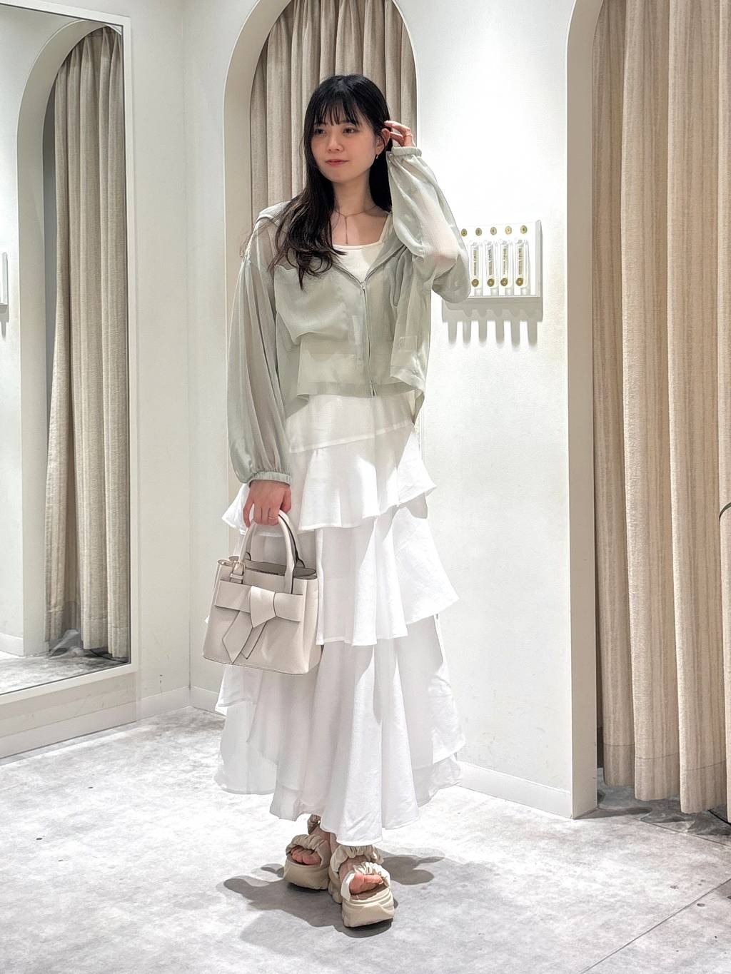 mysty womanの【リバイバル!】楊柳シアーZIPパーカーを使ったコーディネートを紹介します。｜Rakuten Fashion(楽天ファッション／旧楽天ブランドアベニュー)5661932