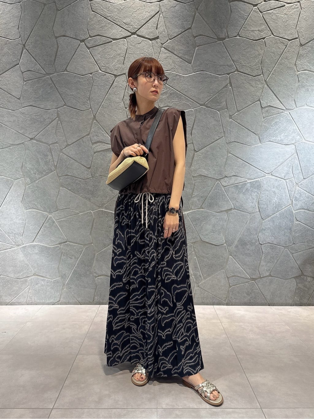 LASUDのタックデザインシャツベストを使ったコーディネートを紹介します。｜Rakuten Fashion(楽天ファッション／旧楽天ブランドアベニュー)5664283