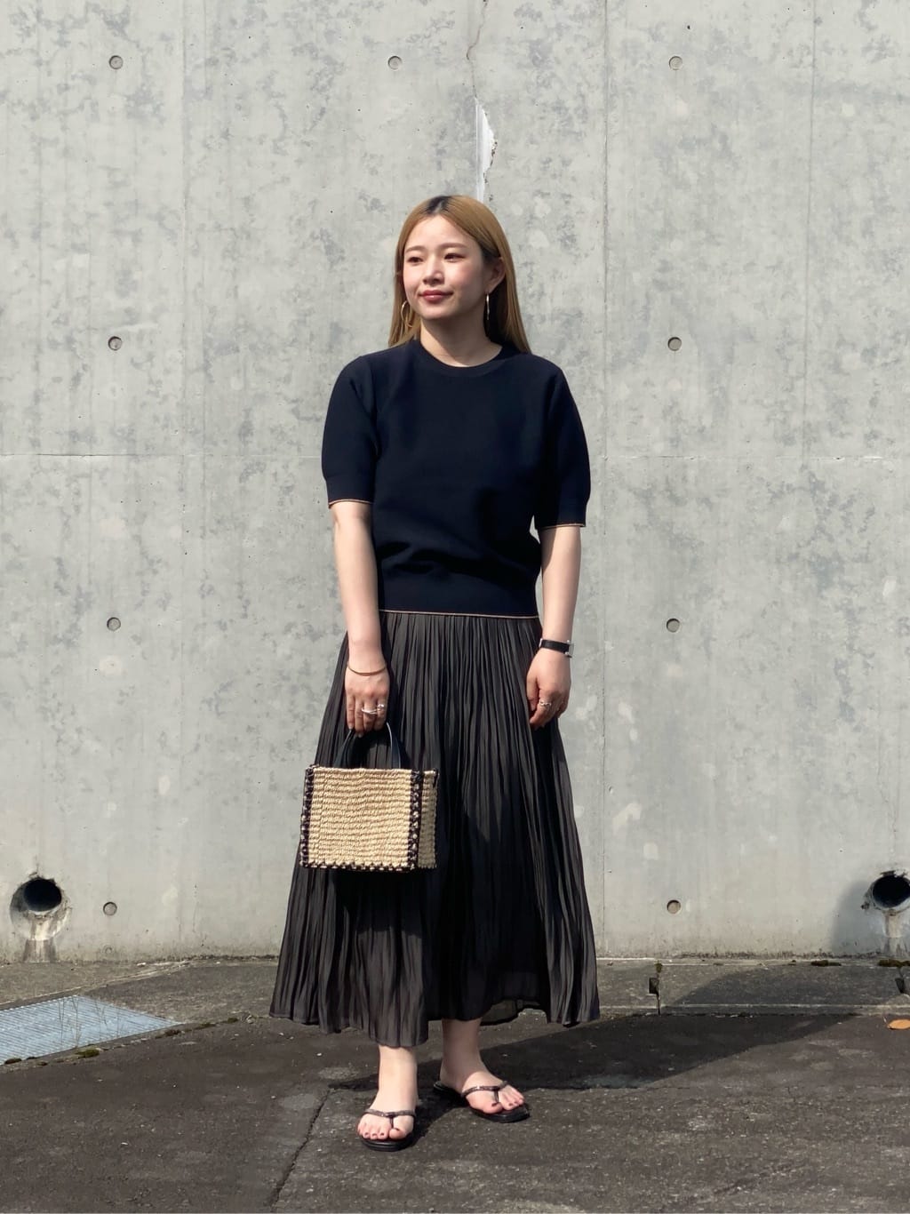 UNITED ARROWS LTD. OUTLETのラメライン ショートスリーブ ニットを使ったコーディネート | Rakuten ...
