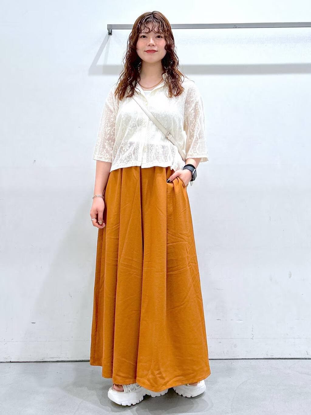 LAKOLEのレースシャツを使ったコーディネートを紹介します。｜Rakuten Fashion(楽天ファッション／旧楽天ブランドアベニュー)5672586