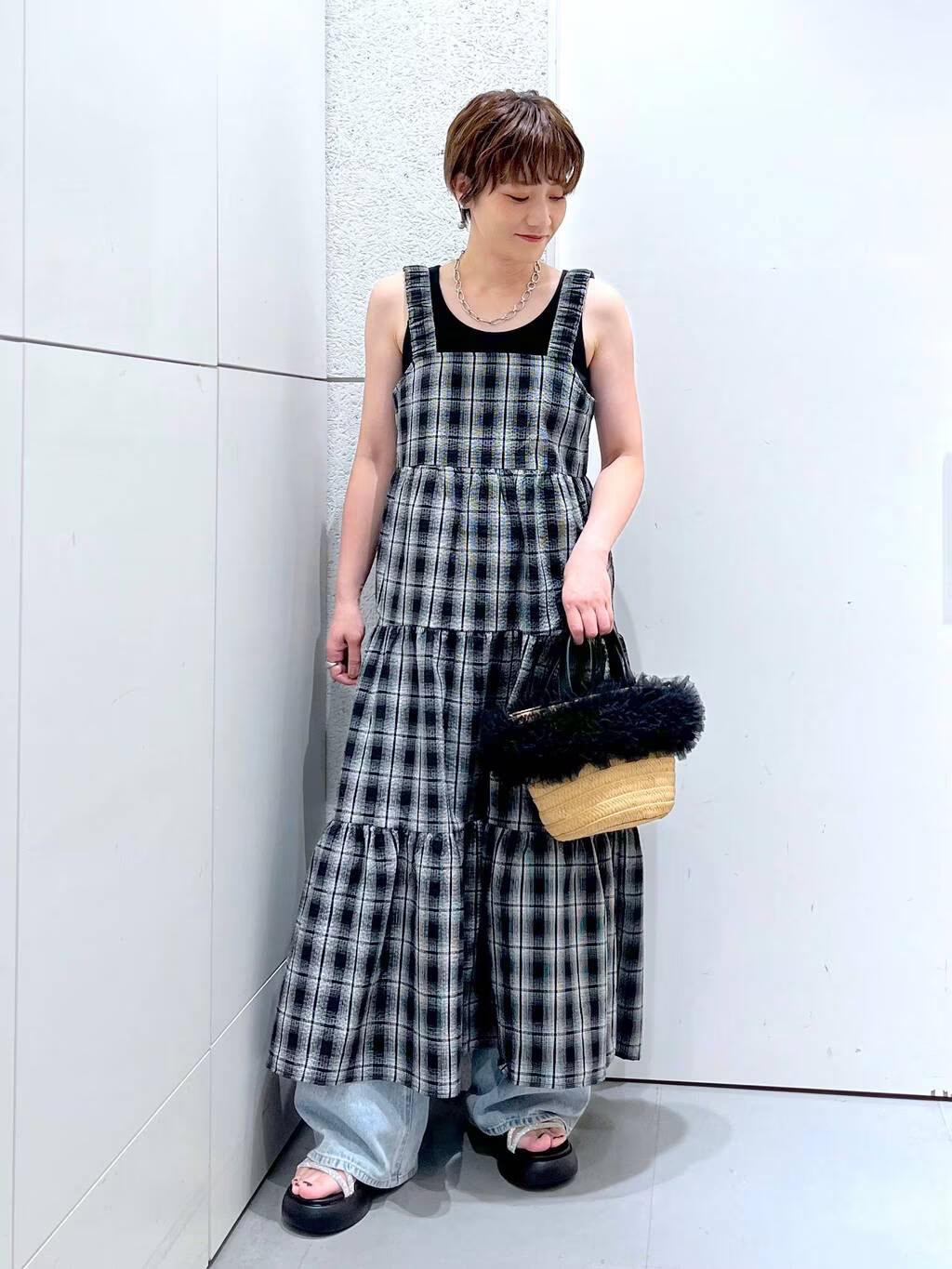 LAKOLEのオンブレチェックワンピースを使ったコーディネートを紹介します。｜Rakuten Fashion(楽天ファッション／旧楽天ブランドアベニュー)5672587