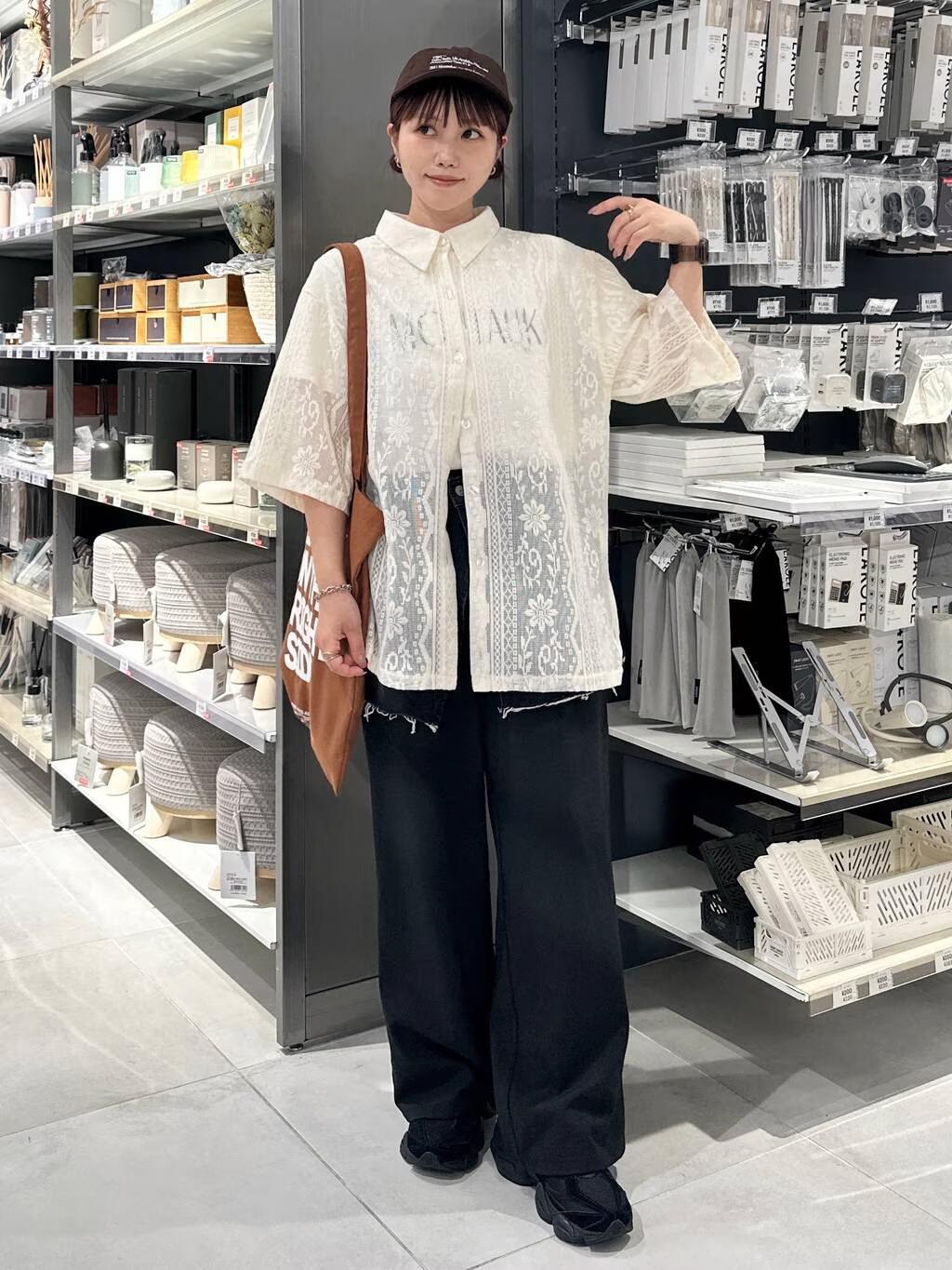 LAKOLEのレースシャツを使ったコーディネートを紹介します。｜Rakuten Fashion(楽天ファッション／旧楽天ブランドアベニュー)5672608