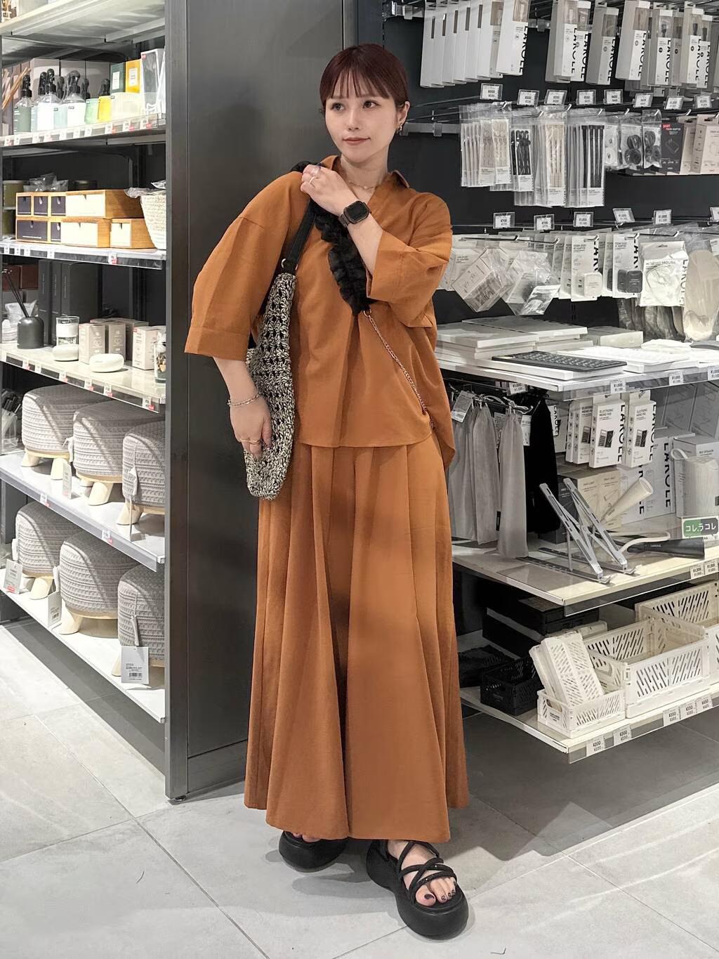 LAKOLEのサップ抜け襟シャツを使ったコーディネートを紹介します。｜Rakuten Fashion(楽天ファッション／旧楽天ブランドアベニュー)5672569