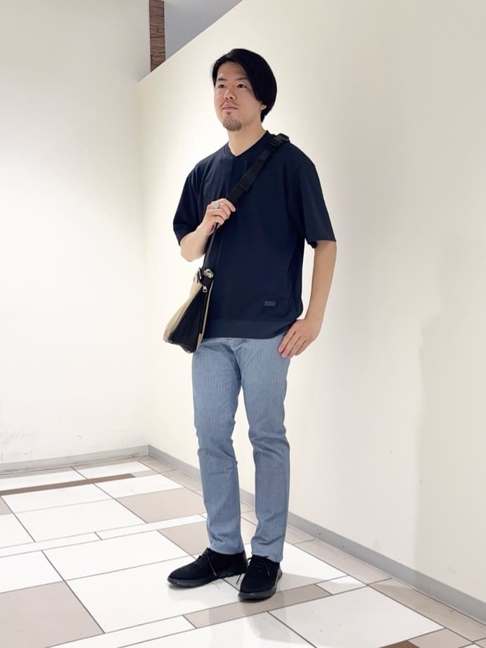 TAKEO KIKUCHIのキーネック カットソーを使ったコーディネートを紹介します。｜Rakuten Fashion(楽天ファッション／旧楽天ブランドアベニュー)5672807