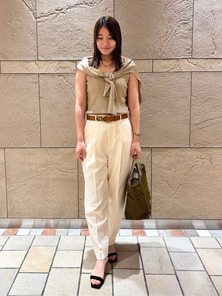 1er Arrondissementのメタルライクカーディガンを使ったコーディネートを紹介します。｜Rakuten Fashion(楽天ファッション／旧楽天ブランドアベニュー)5674287