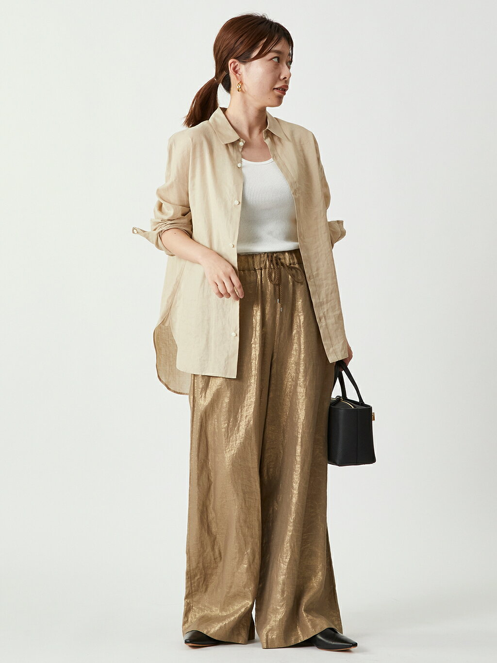 1er Arrondissementの【富岡佳子*1er Arrondissement】ラミーコットンミニマルシャツを使ったコーディネートを紹介します。｜Rakuten Fashion(楽天ファッション／旧楽天ブランドアベニュー)5679031