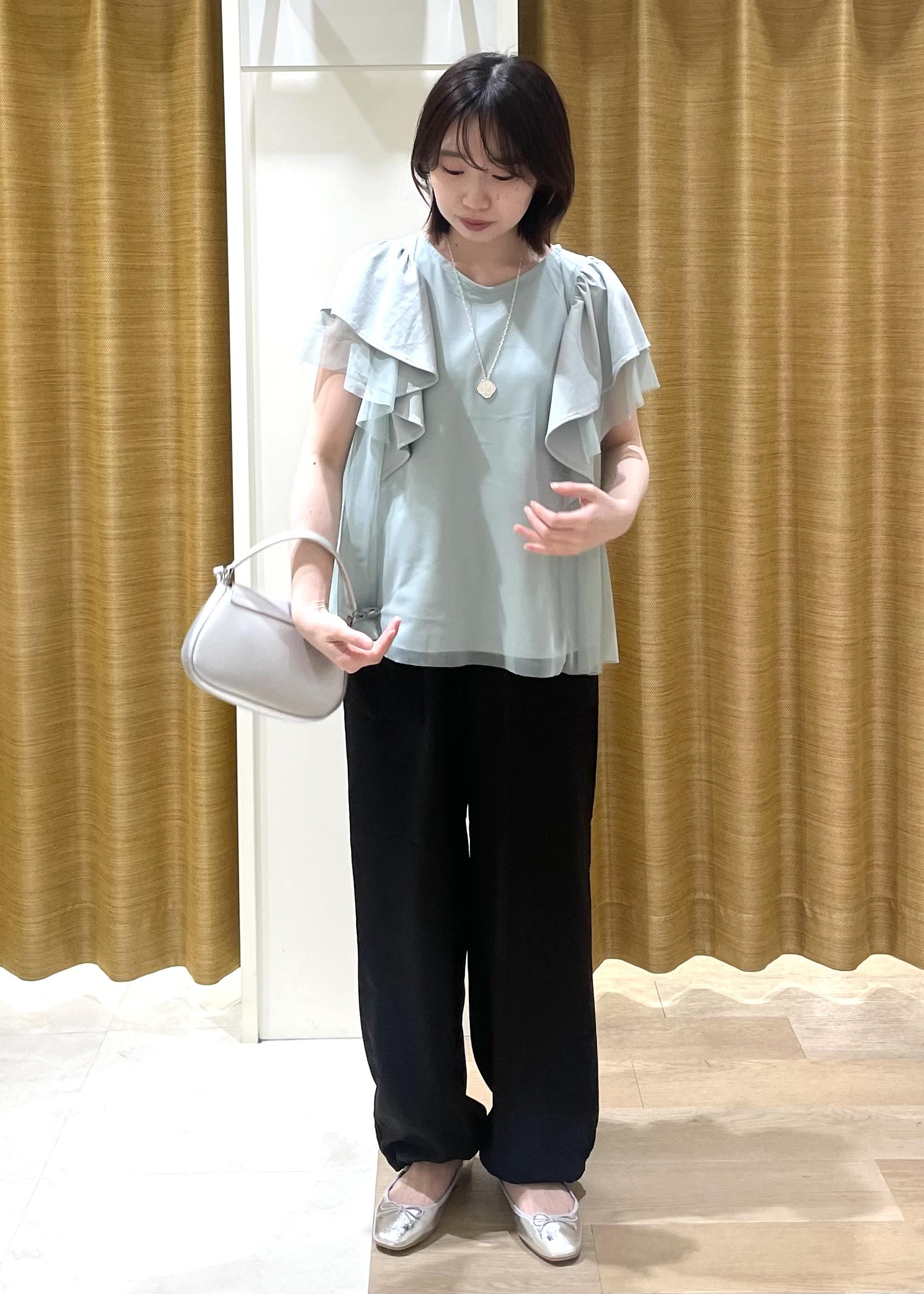 ROPE' PICNICの【UVカット・接触冷感】Cutee チュールレイヤード風フリルトップスを使ったコーディネートを紹介します。｜Rakuten Fashion(楽天ファッション／旧楽天ブランドアベニュー)5696834