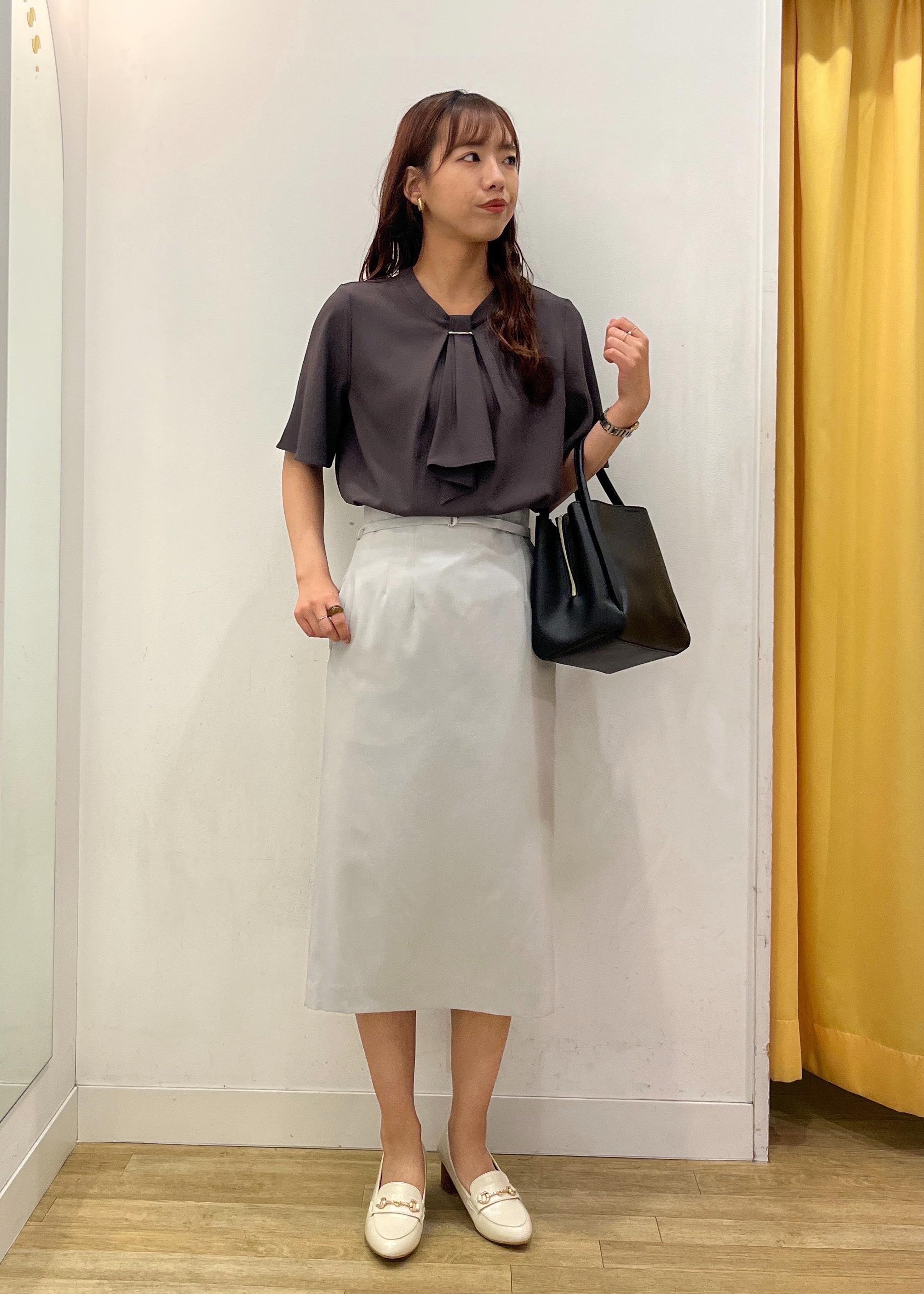 ROPE' PICNICのメタルパーツフロントフリルタイブラウス/通勤対応を使ったコーディネートを紹介します。｜Rakuten Fashion(楽天ファッション／旧楽天ブランドアベニュー)5697639