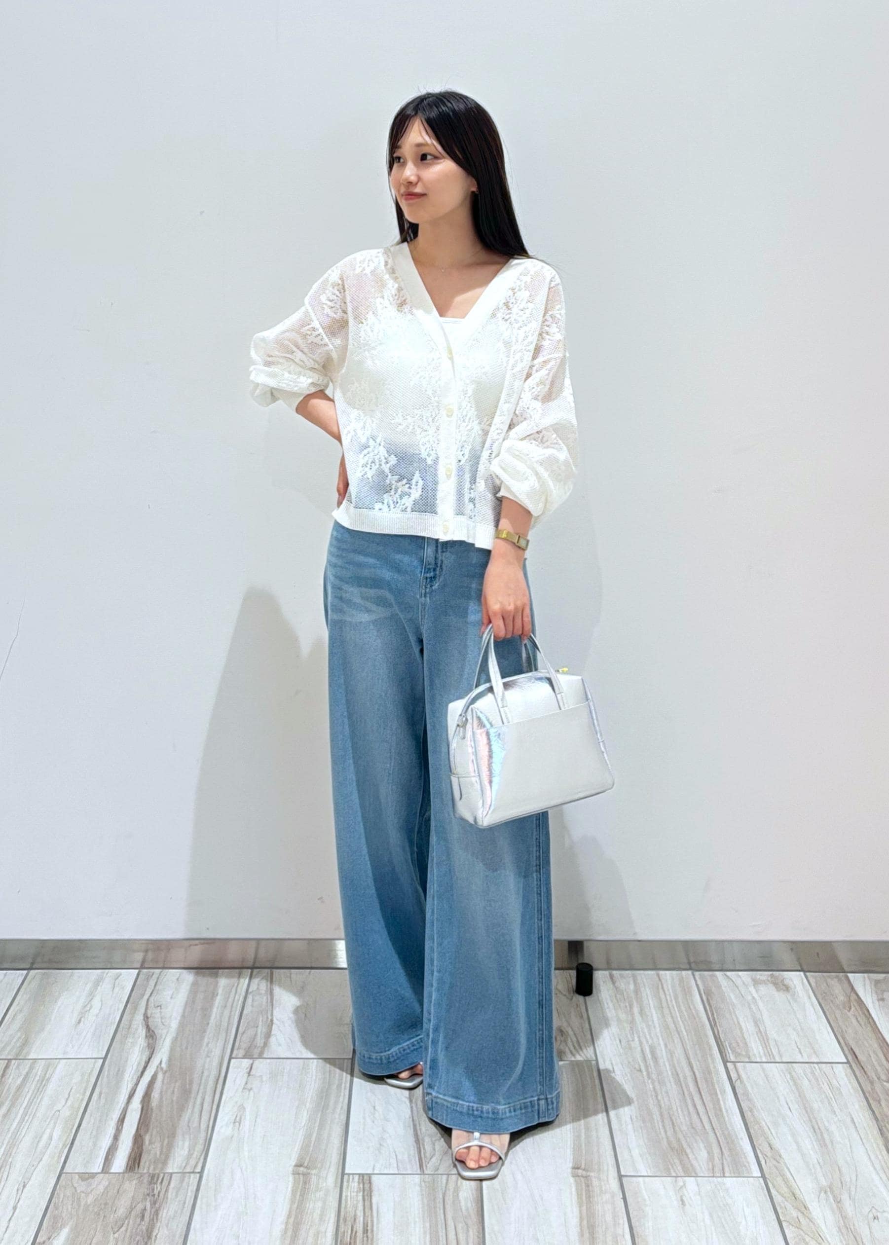 ROPE' PICNICの透かし編み花柄Vネックカーディガンを使ったコーディネートを紹介します。｜Rakuten Fashion(楽天ファッション／旧楽天ブランドアベニュー)5718666
