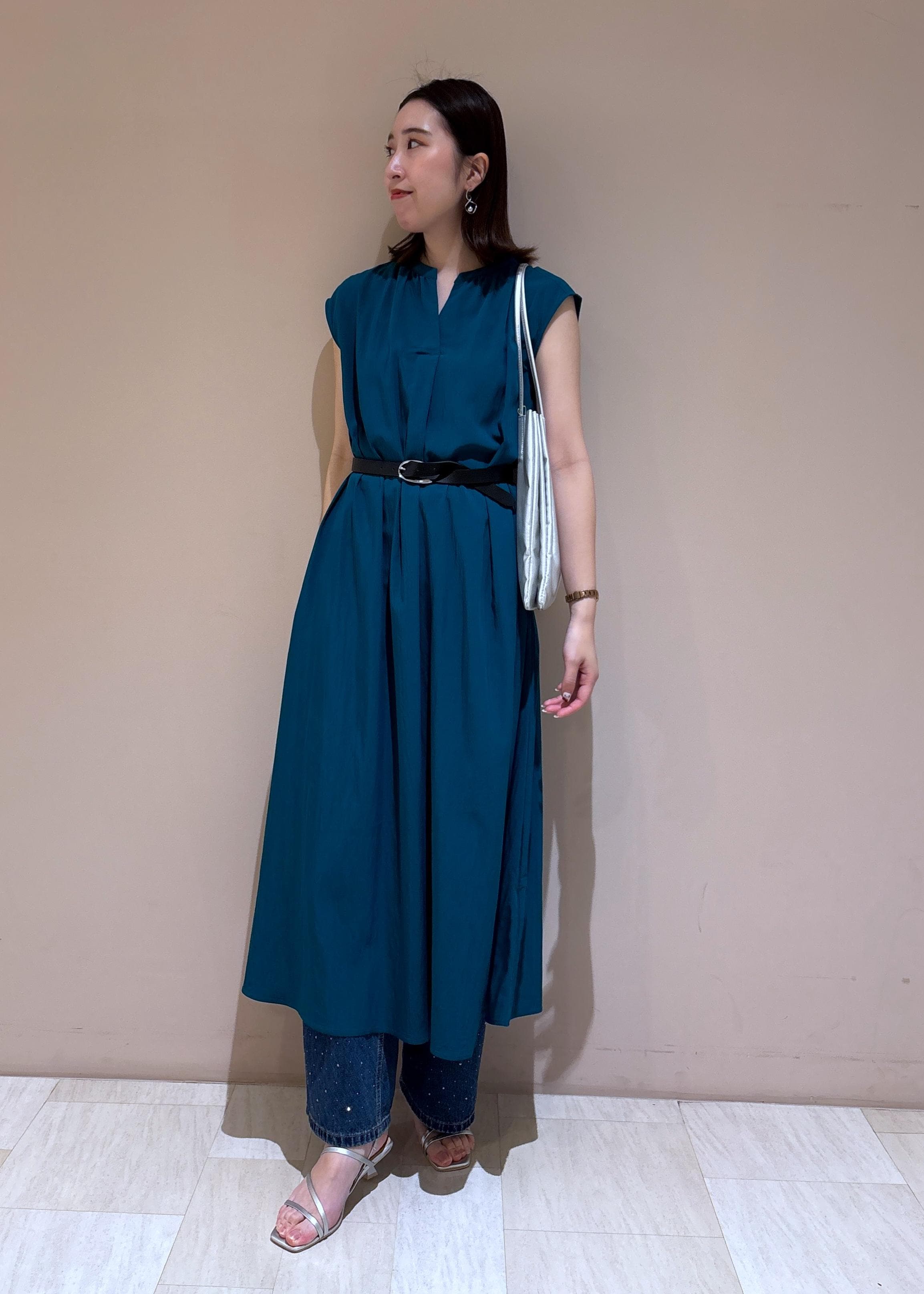 ROPE' PICNICのリラックススキッパーロングワンピースを使ったコーディネートを紹介します。｜Rakuten Fashion(楽天ファッション／旧楽天ブランドアベニュー)5736886