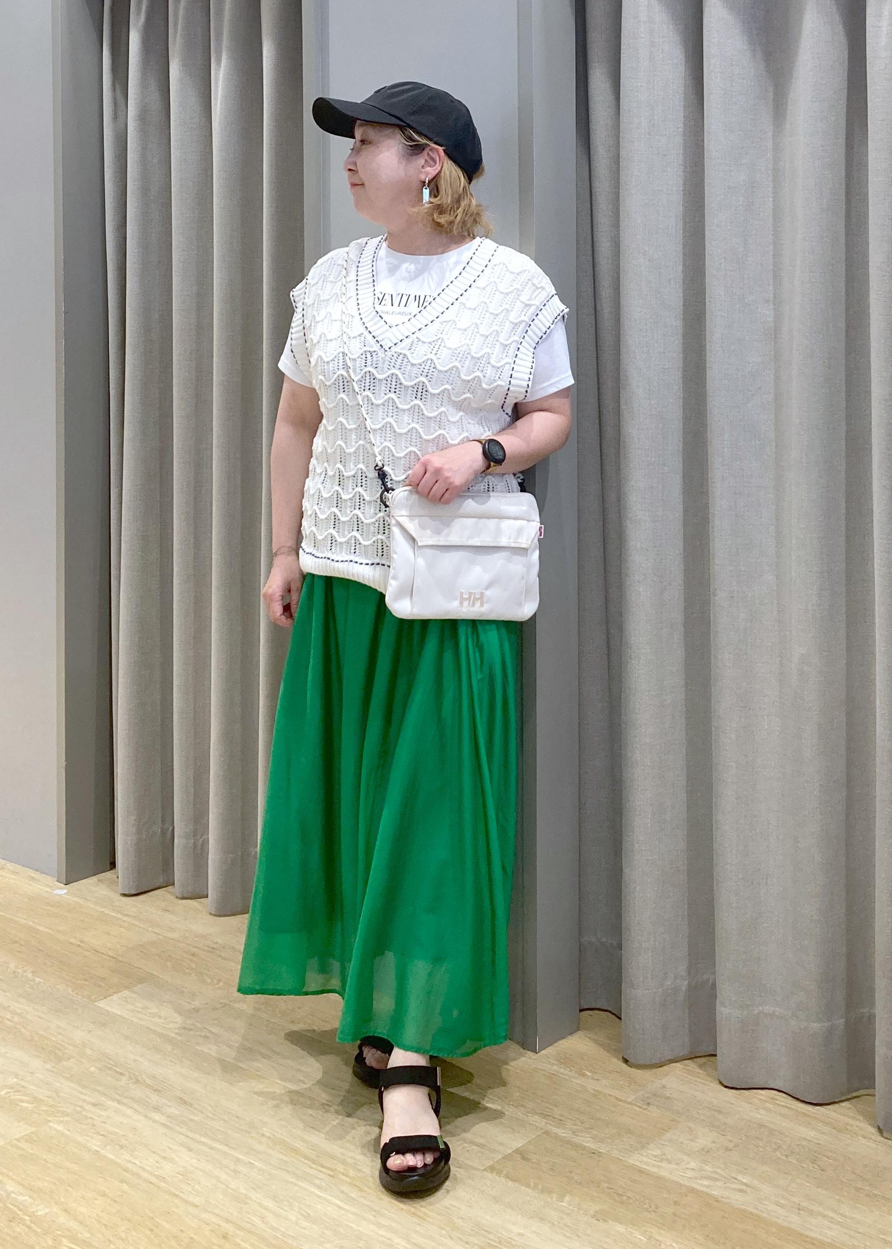 ROPE' PICNICの配色ステッチ透かし編みニットベストを使ったコーディネートを紹介します。｜Rakuten Fashion(楽天ファッション／旧楽天ブランドアベニュー)5737045