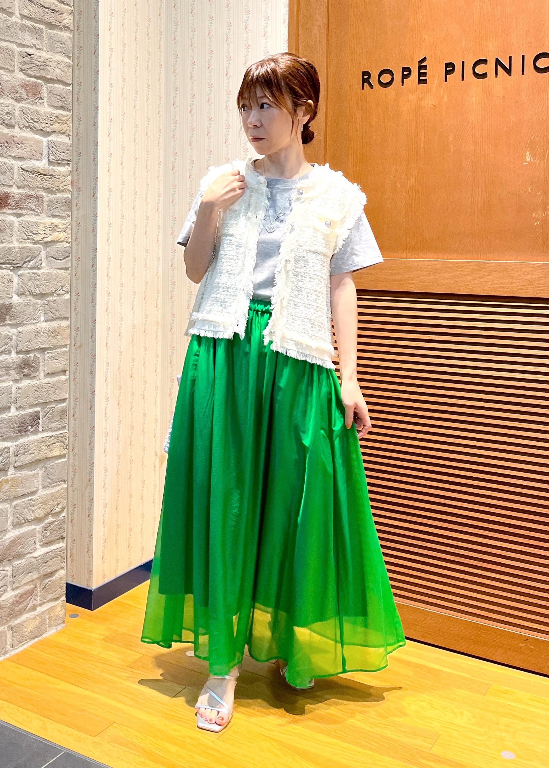 ROPE' PICNICの【WEB限定カラー】【サマー・ツイード】着丈が選べるジレベスト/スリーブレスカーディガンを使ったコーディネートを紹介します。｜Rakuten Fashion(楽天ファッション／旧楽天ブランドアベニュー)5861041