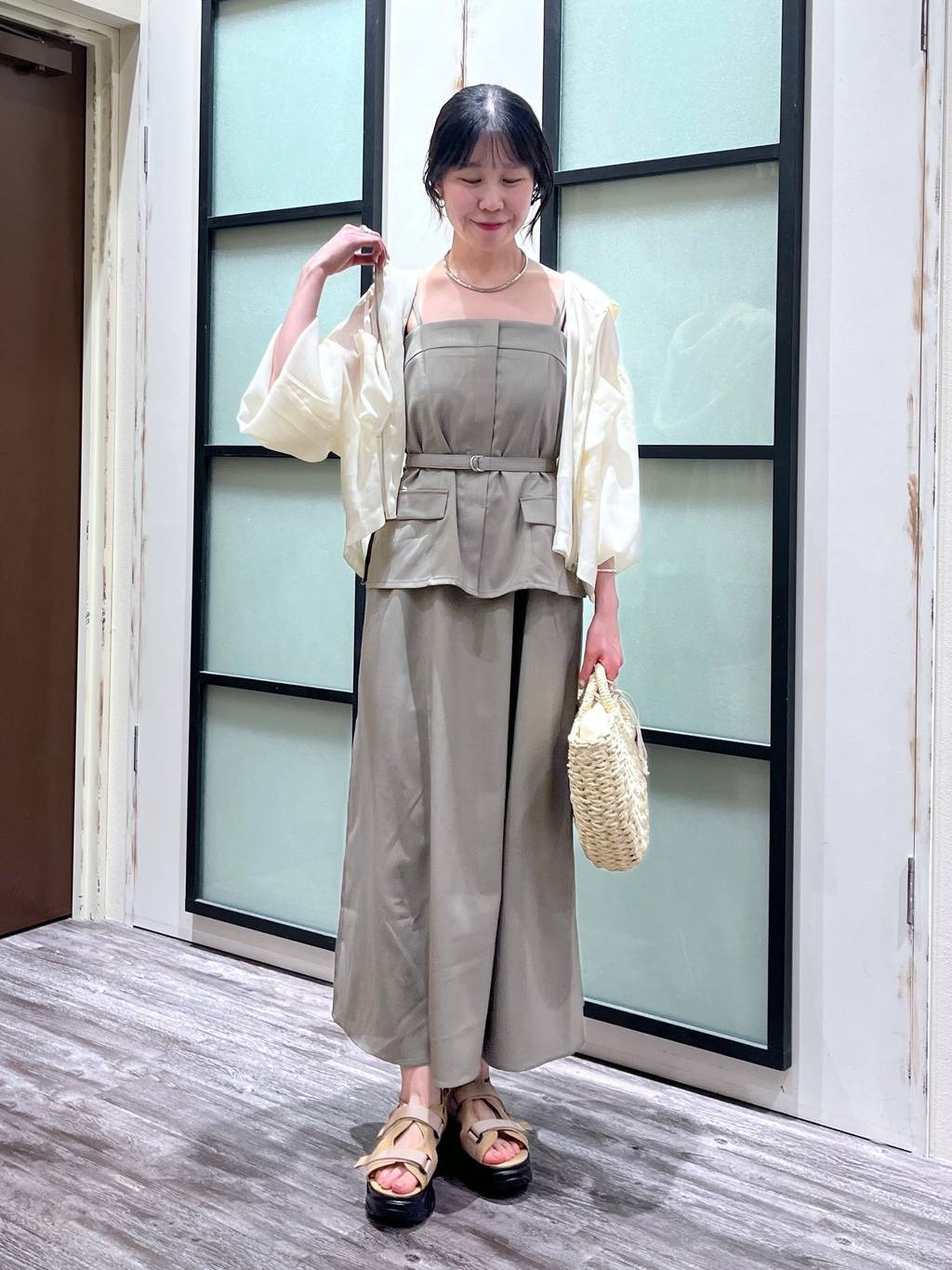 mysty womanの【リバイバル!】楊柳シアーZIPパーカーを使ったコーディネートを紹介します。｜Rakuten Fashion(楽天ファッション／旧楽天ブランドアベニュー)5685574