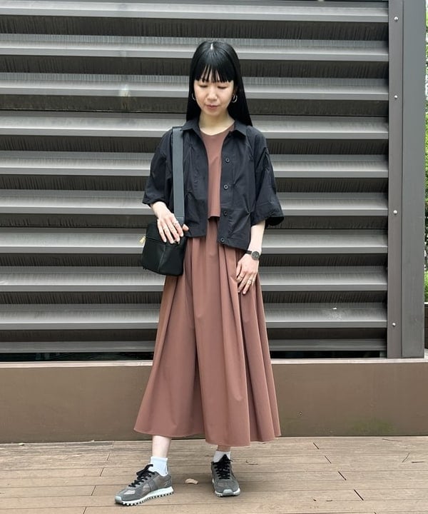 BEAMS HEARTの【洗濯機洗い可】レイヤード ギャザー ワンピース 25SS 夏 大人上品 きれいめを使ったコーディネートを紹介します。｜Rakuten Fashion(楽天ファッション／旧楽天ブランドアベニュー)5689148