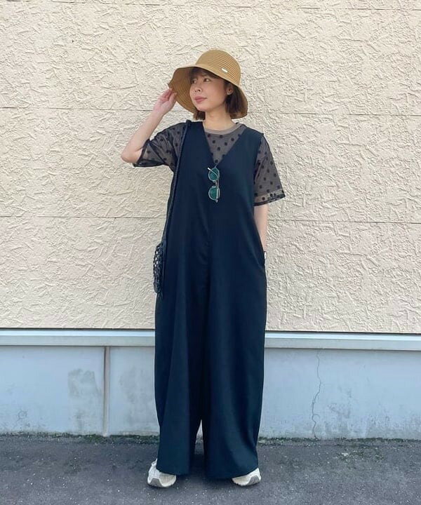 BEAMS HEARTのVネック オールインワンを使ったコーディネートを紹介します。｜Rakuten Fashion(楽天ファッション／旧楽天ブランドアベニュー)5693515
