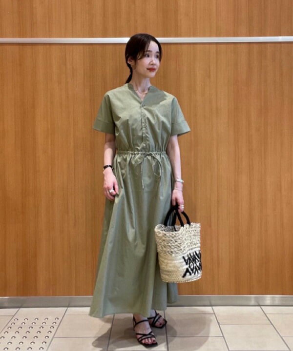 BEAMS HEARTの【洗濯機可/身長別比較画像あり】スキッパー ドロスト ワンピース 25SS 半袖 清楚 きれいめ おでかけを使ったコーディネートを紹介します。｜Rakuten Fashion(楽天ファッション／旧楽天ブランドアベニュー)5693528