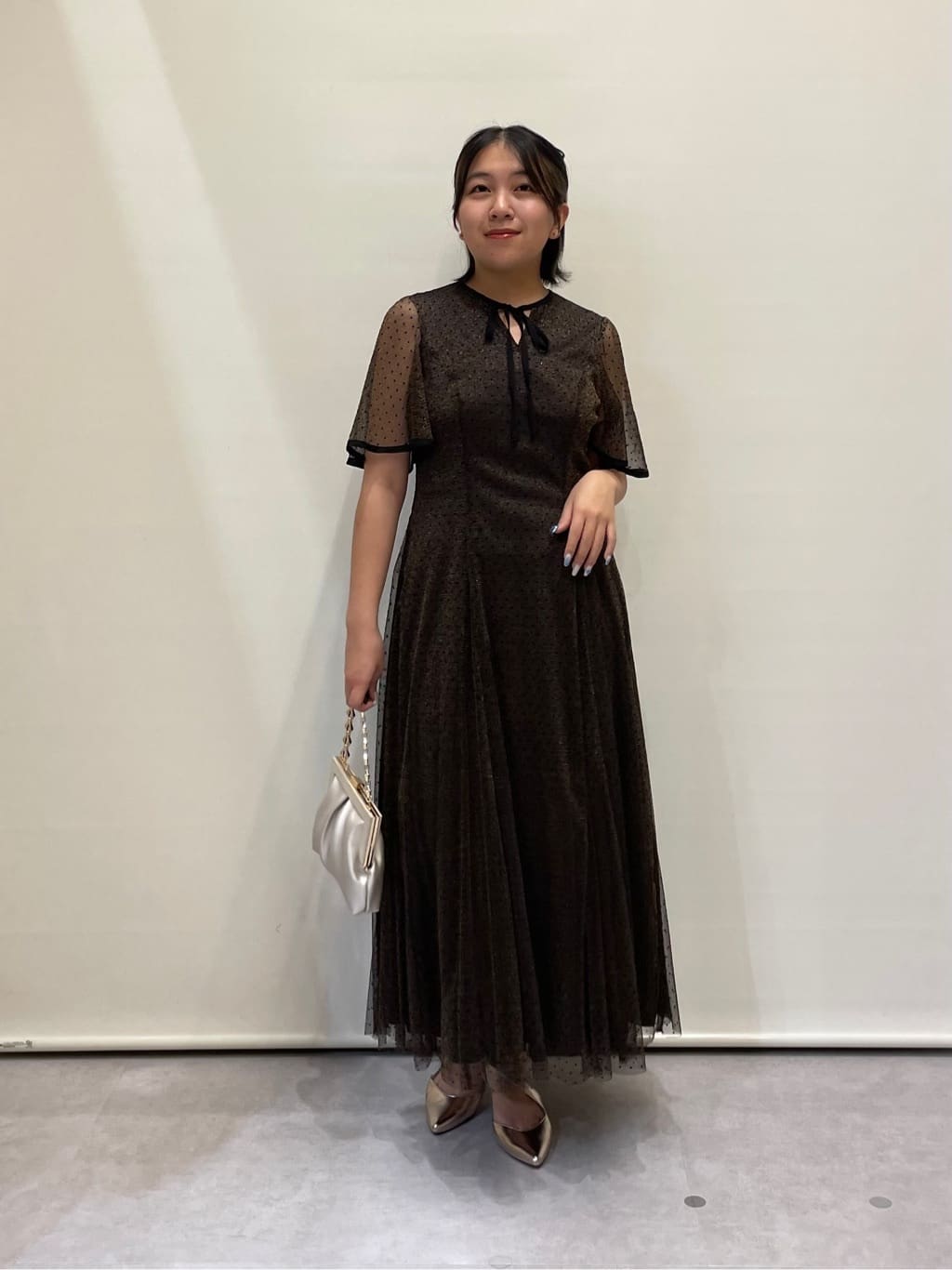 LASUDのパイピングドットドレスを使ったコーディネートを紹介します。｜Rakuten Fashion(楽天ファッション／旧楽天ブランドアベニュー)5694007