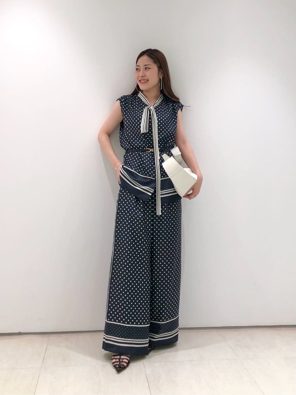 allurevilleのパネルドットプリントパンツを使ったコーディネートを紹介します。｜Rakuten Fashion(楽天ファッション／旧楽天ブランドアベニュー)5702313