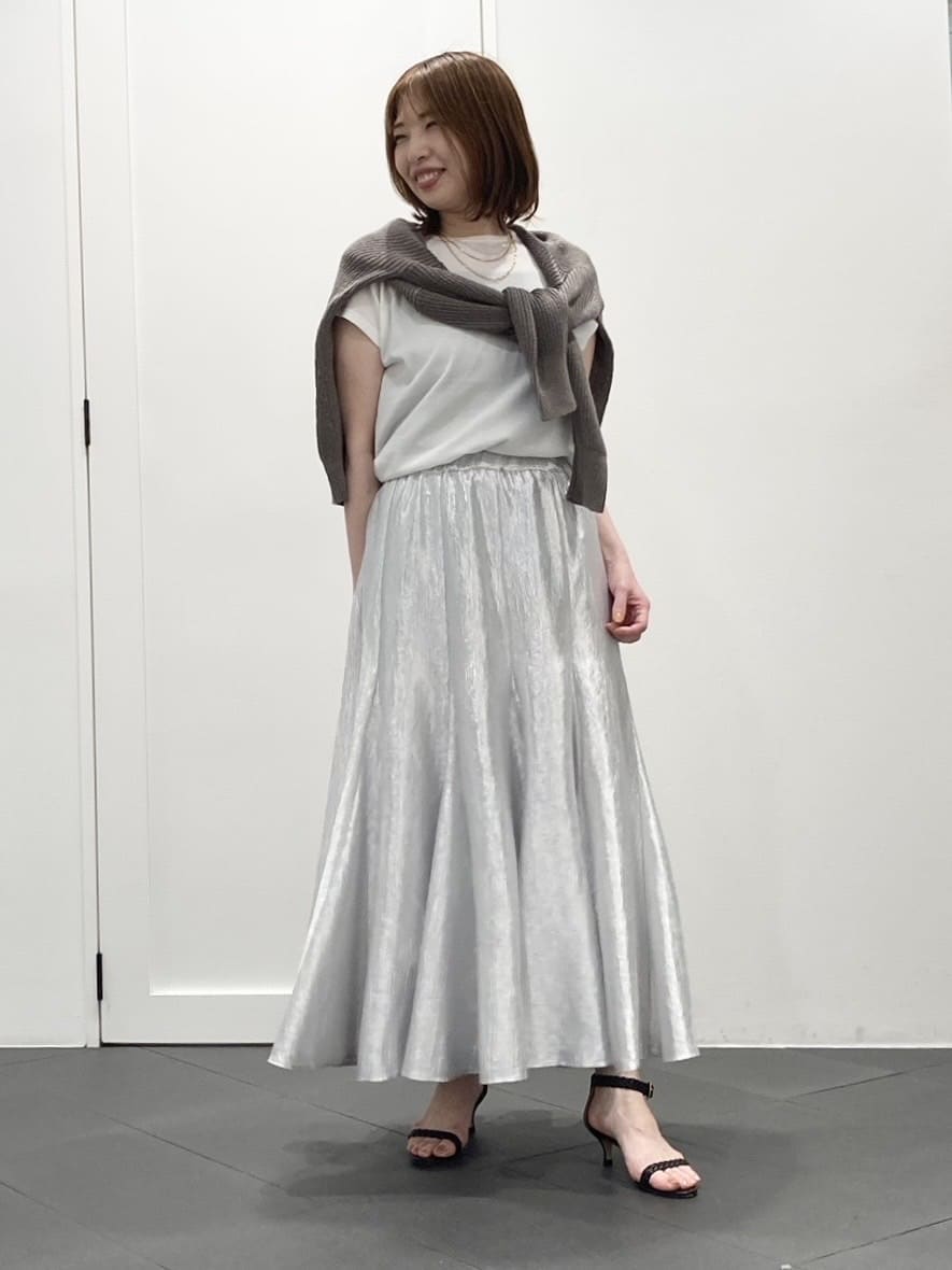 1er Arrondissementのフレンチスリーブボックスニットプルオーバーを使ったコーディネートを紹介します。｜Rakuten Fashion(楽天ファッション／旧楽天ブランドアベニュー)5704270