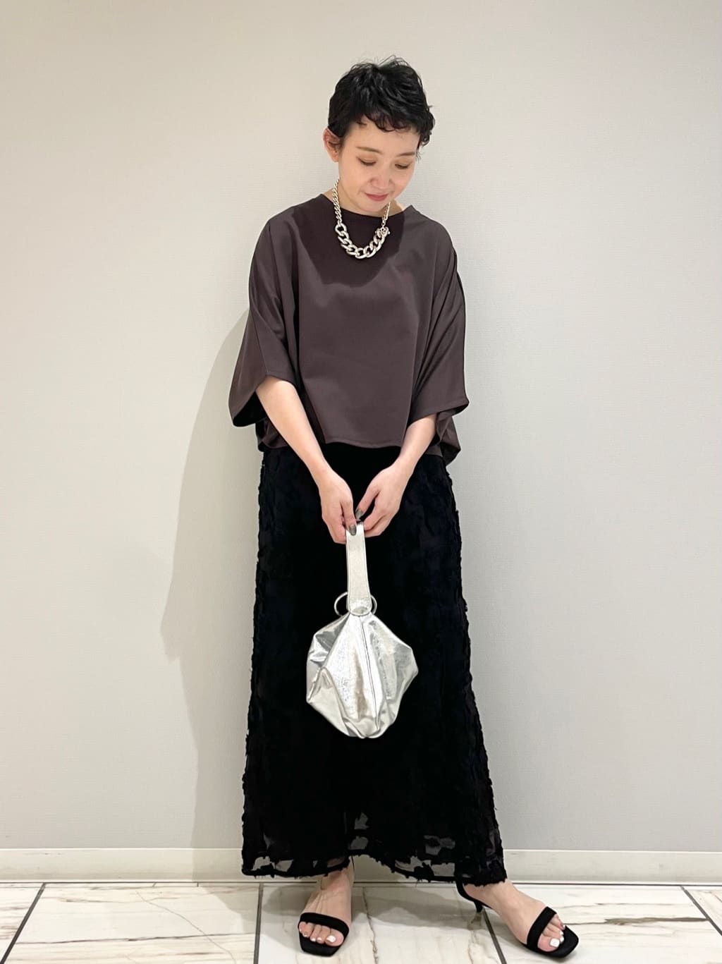 1er Arrondissementの2WAYシルバーミニバックを使ったコーディネートを紹介します。｜Rakuten Fashion(楽天ファッション／旧楽天ブランドアベニュー)5705502