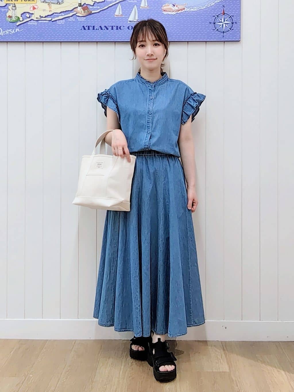 【洗える】ギャザーフリル綿麻デニムブラウス 洗える】ギャザーフリル綿麻デニムブラウス（シャツ・ブラウス