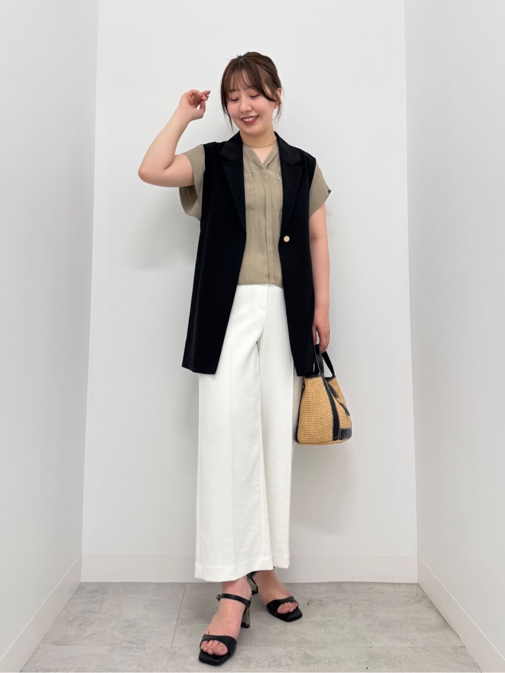 Vinのサイドボタンテーラーカラージレを使ったコーディネートを紹介します。｜Rakuten Fashion(楽天ファッション／旧楽天ブランドアベニュー)5707306