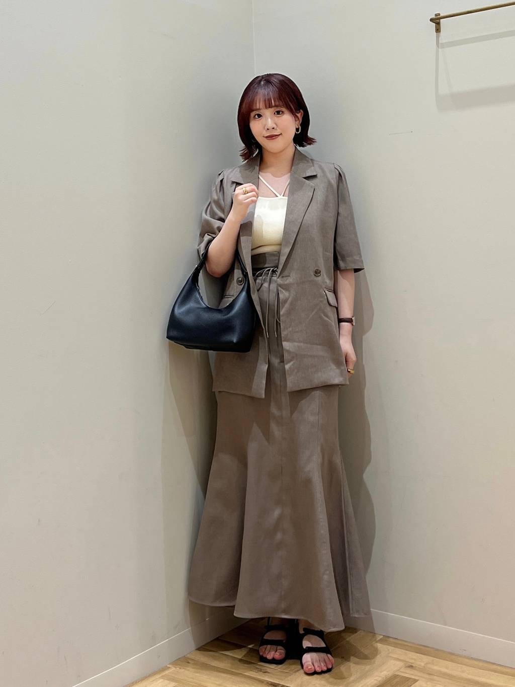 mysty womanの【セットアップ着用可】タックスリーブアソートジャケットを使ったコーディネートを紹介します。｜Rakuten Fashion(楽天ファッション／旧楽天ブランドアベニュー)5709725
