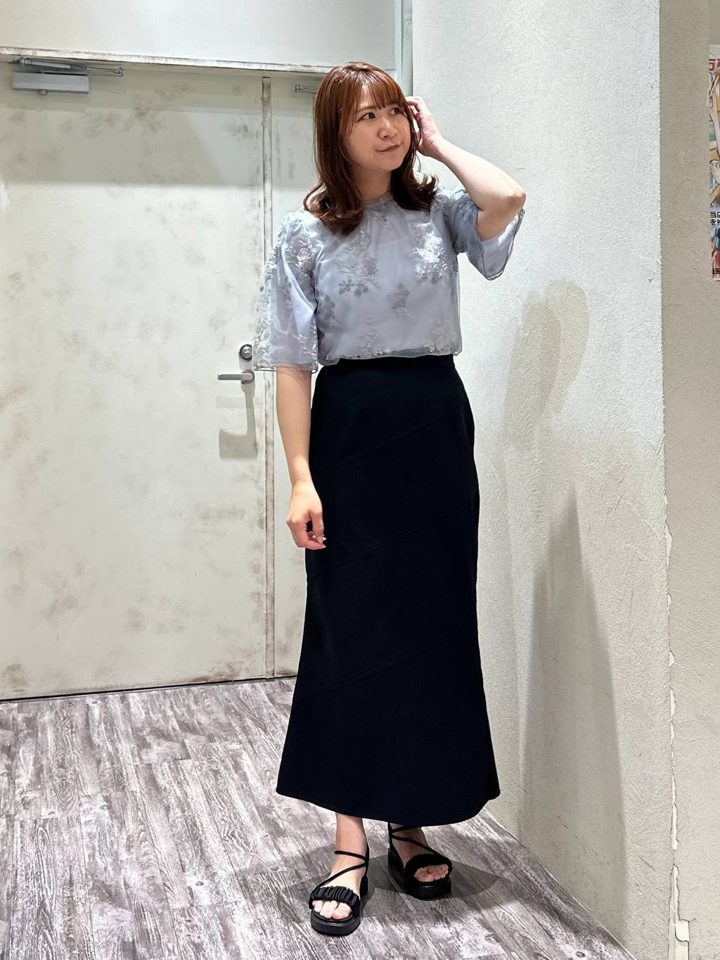 mysty womanのフローラル刺繍フレアスリーブブラウスを使ったコーディネートを紹介します。｜Rakuten Fashion(楽天ファッション／旧楽天ブランドアベニュー)5709728