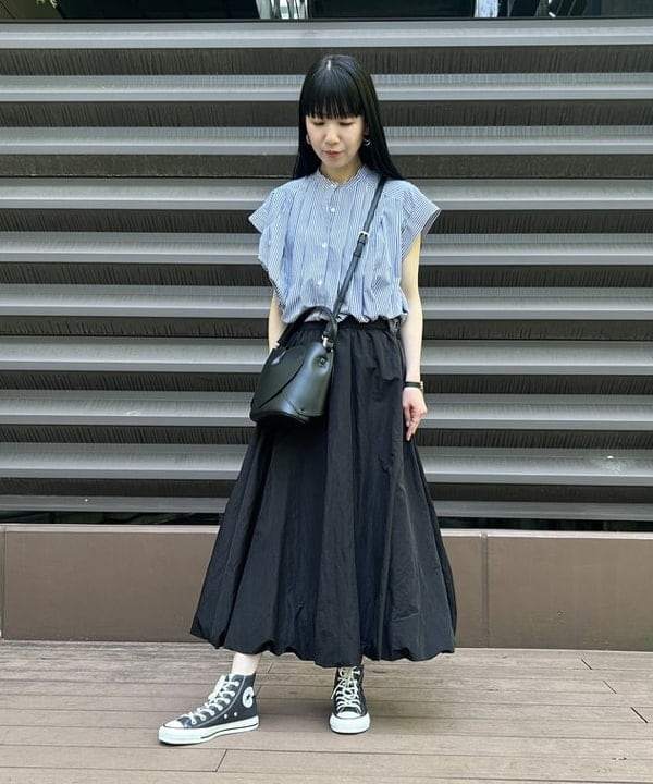 BEAMS HEARTのプリーツ ブロード シャツ(洗濯可) 25SS バンドカラーシャツを使ったコーディネートを紹介します。｜Rakuten Fashion(楽天ファッション／旧楽天ブランドアベニュー)5716789
