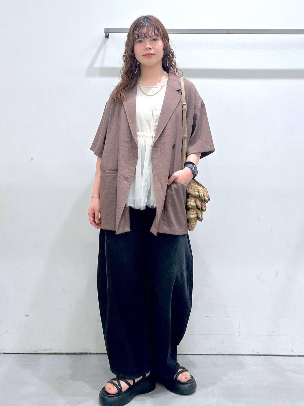 LAKOLEの【接触冷感】ハーフスリーブシアーWジャケットを使ったコーディネートを紹介します。｜Rakuten Fashion(楽天ファッション／旧楽天ブランドアベニュー)5722367